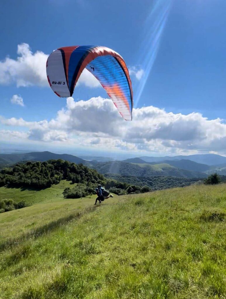 Decolare cu parapanta în tandem