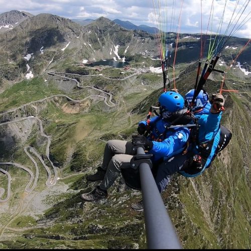 Priveliște din timpul unui zbor cu parapanta