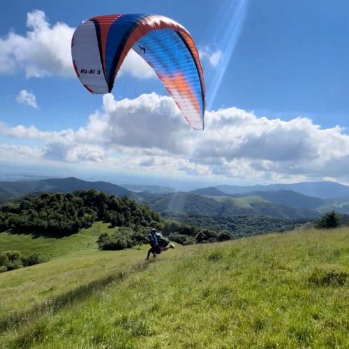 Decolare cu parapanta în tandem